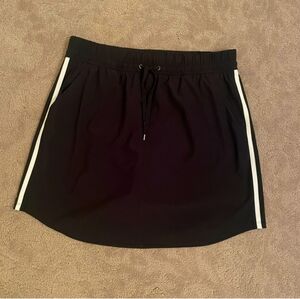 Talbots Black and White Athleisure Skort size Large